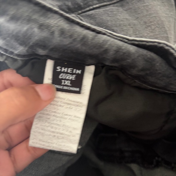 SHEIN Black Denim Jean Shorts - Picture 6 of 6